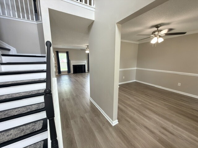 Foto del edificio - Spacious 4BR Home with Fenced Yard, Community Pool & 2-Car Garage