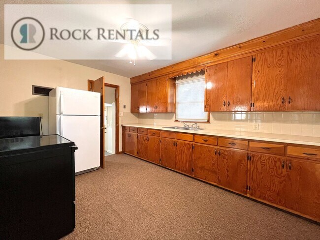 Foto del edificio - 718 N Poplar St