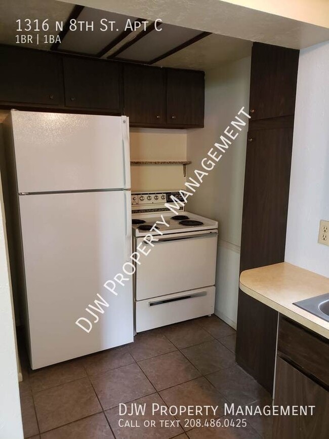 Building Photo - Affordable North End Apartment Close to Hy...