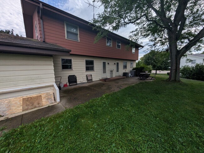 Building Photo - 1408 Fleetfoot Dr