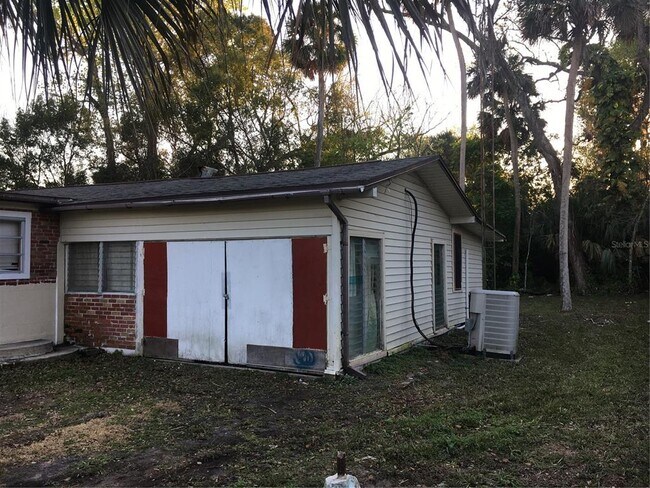 Building Photo - 112 Edwards St
