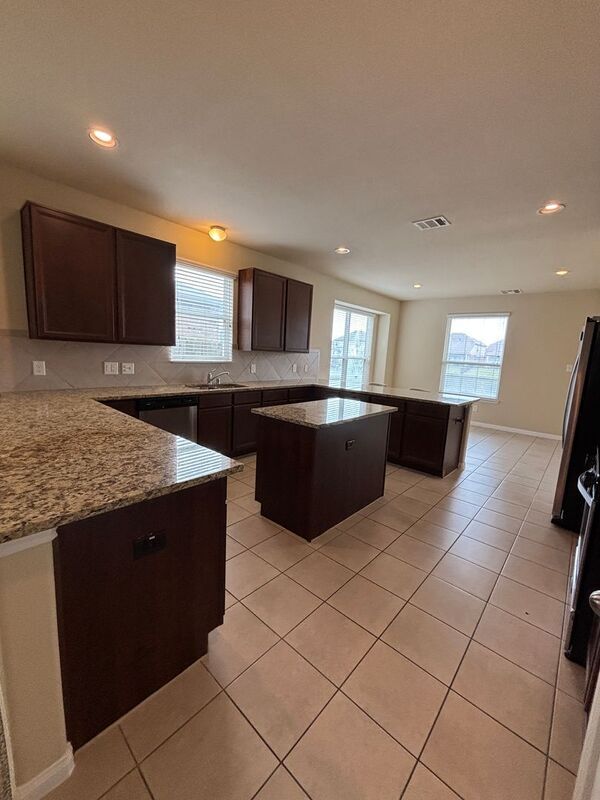 Building Photo - 24819 Alberti Sonata Dr