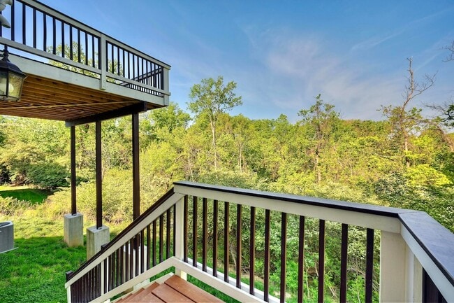 Building Photo - 19 Mel Lawn Dr