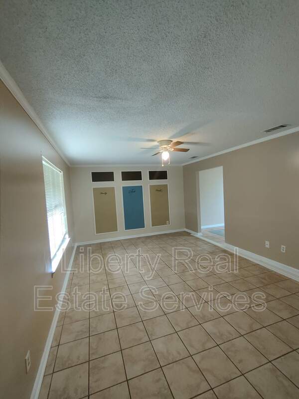 Foto del edificio - 709 Edgewood Ct