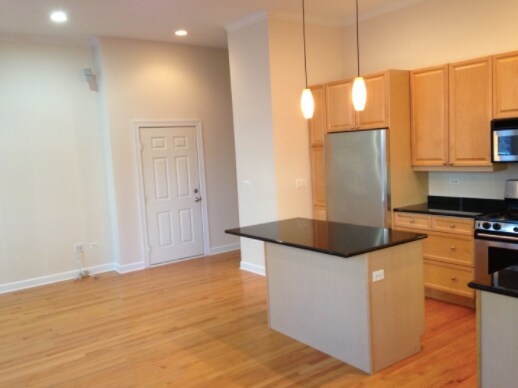 Building Photo - 3456 N Ashland Ave