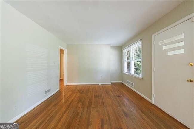 Building Photo - 893 Willivee Dr