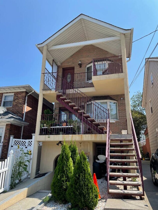 Primary Photo - 59-33 155th St