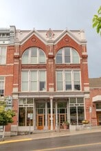 Building Photo - 106 E Broadway St