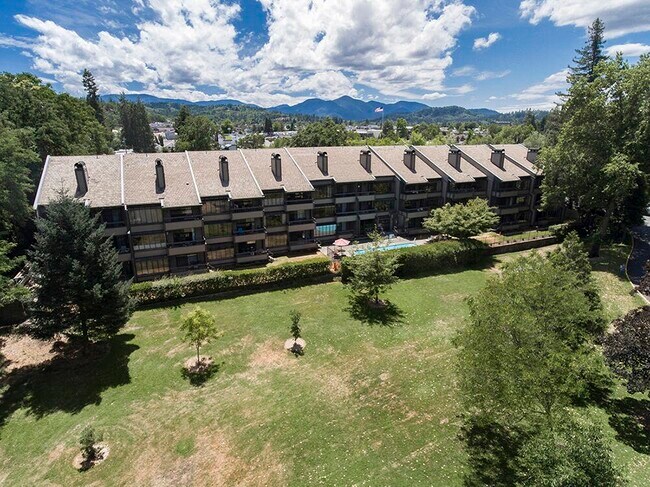Riverpark Terrace - 115 Rogue River Hwy