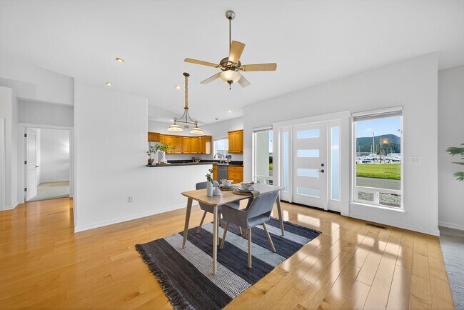 Foto del edificio - 5208 Doon Way