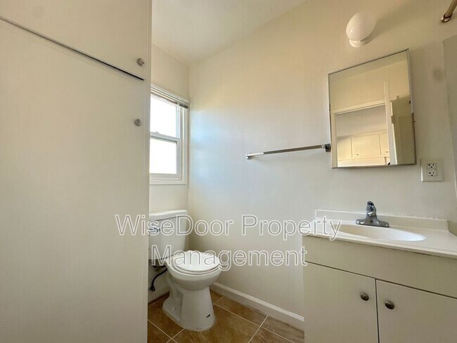 Foto del edificio - 5934 Cloverly Ave