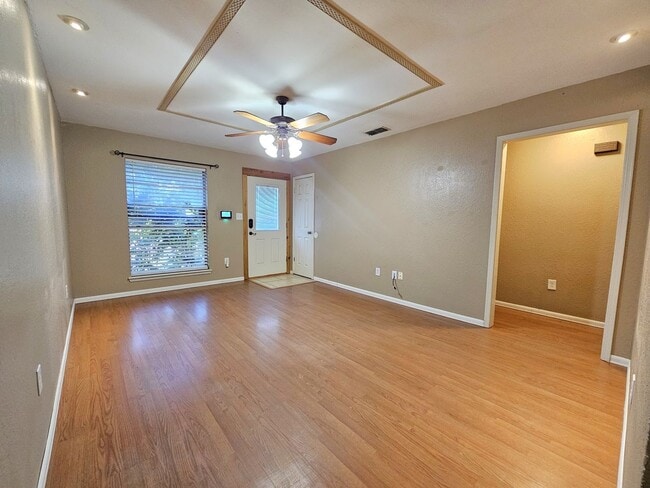 Foto del edificio - Cozy 3 Bed/2Bath/1Gar House