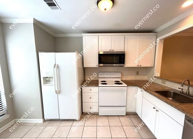 Building Photo - 2120 Newport Landing