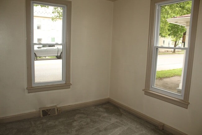 Building Photo - Single Family Home in Shrewsbury Borough
