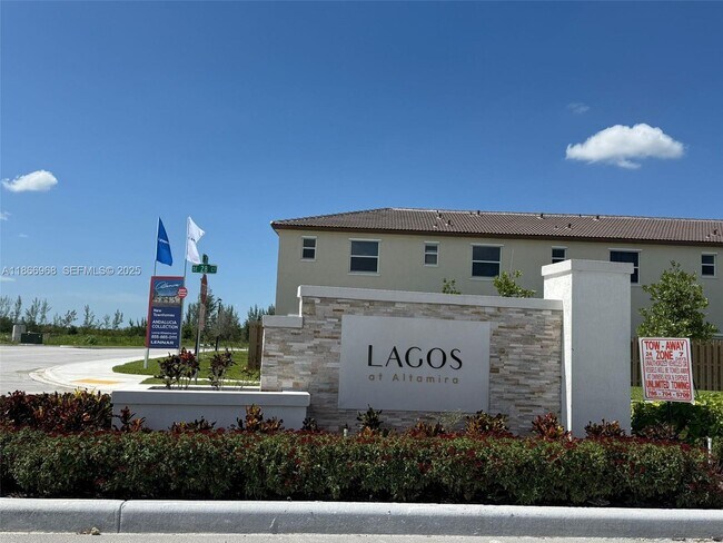 Foto del edificio - 2794 SE 26th Ave