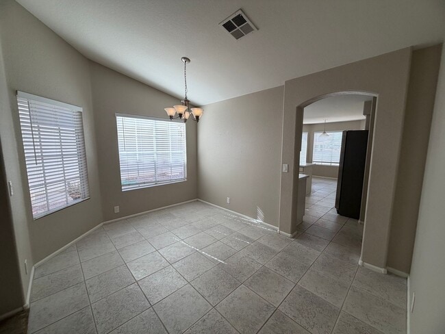 Foto del edificio - Desirable Arrowhead Ranch Home