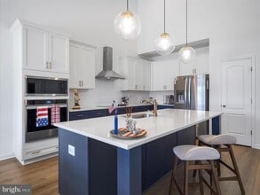 Building Photo - 208 Hillsdale Pl