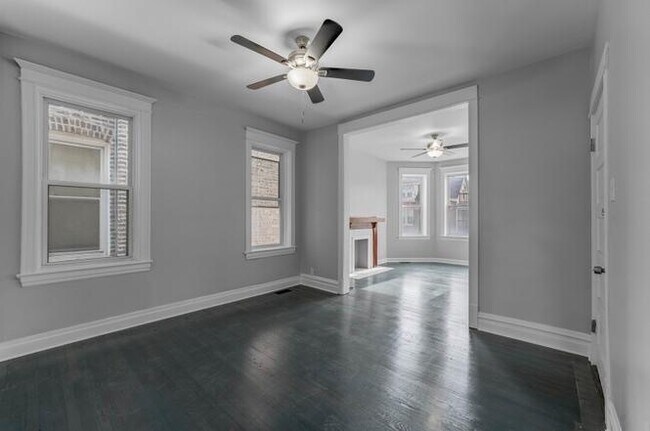 Foto del edificio - 3408 W Carroll Ave