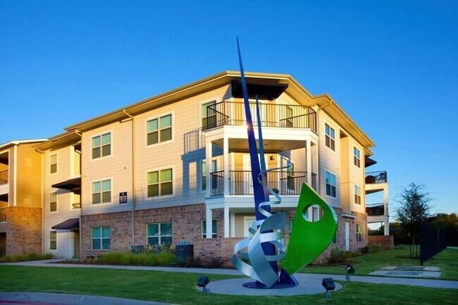 Foto del edificio - 817 Colcord Ave