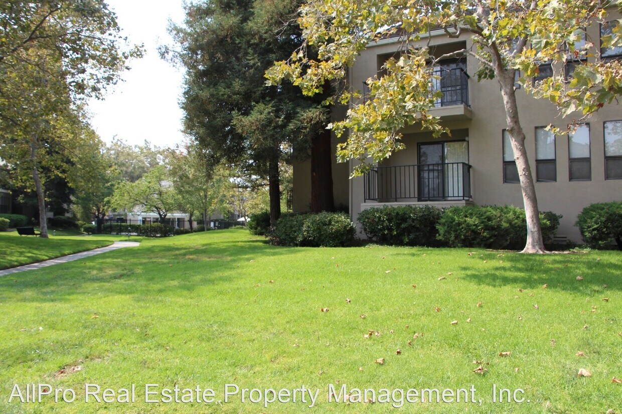 Foto principal - 2 br, 2 bath House - 1995 Barrymore Common E