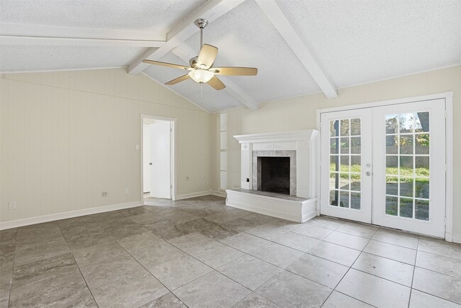 Foto del edificio - 3918 Wintergreen Dr