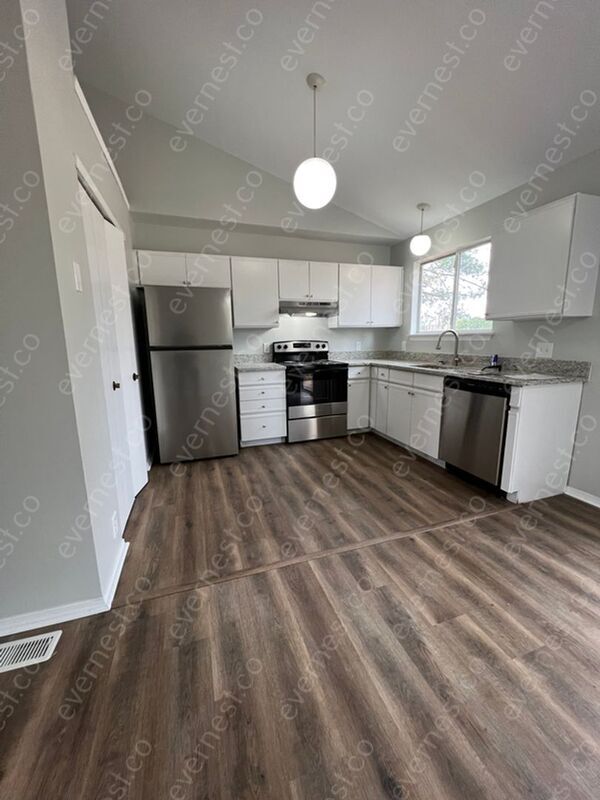 Foto del edificio - 14312 River Oaks Ct