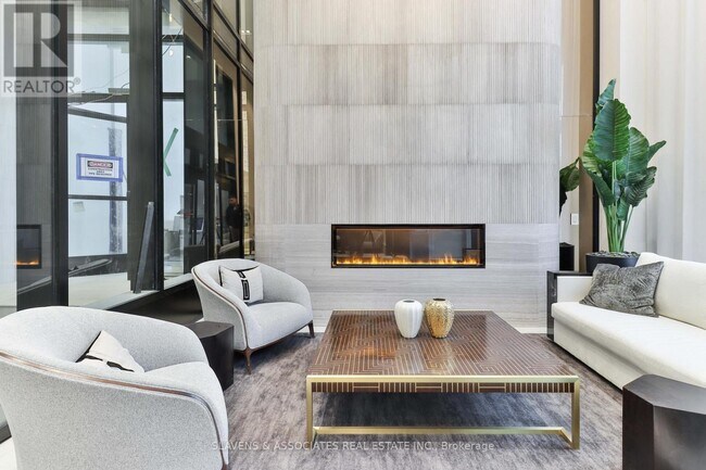 Photo du bâtiment - 2020 Bathurst St