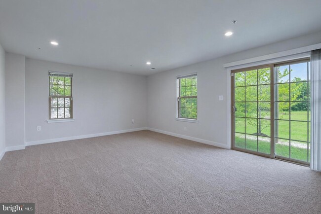 Building Photo - 8032 Spring Arbor Dr