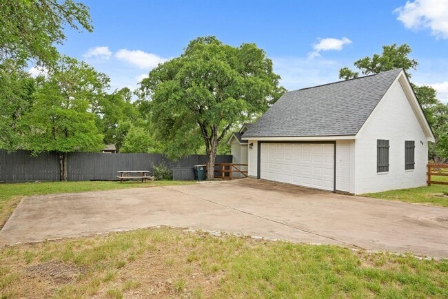 Building Photo - 510 Camino De Rancho