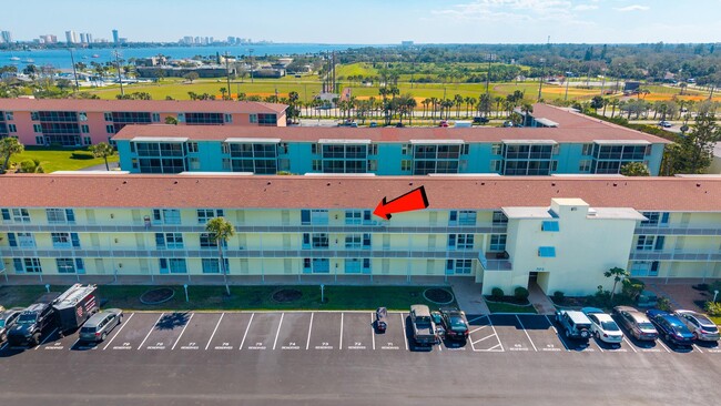 Building Photo - 717 S Beach St