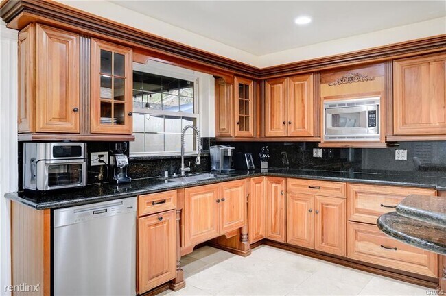 Foto del edificio - 3 br, 2 bath House - 3006 Sycamore Ave