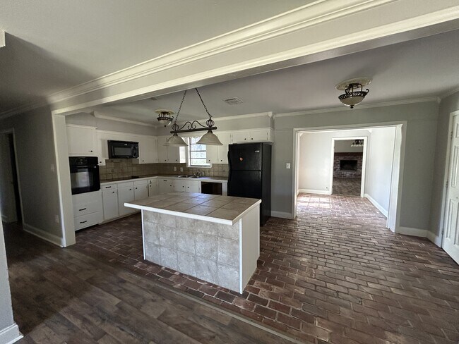 Foto del edificio - 3218 Seminole Dr