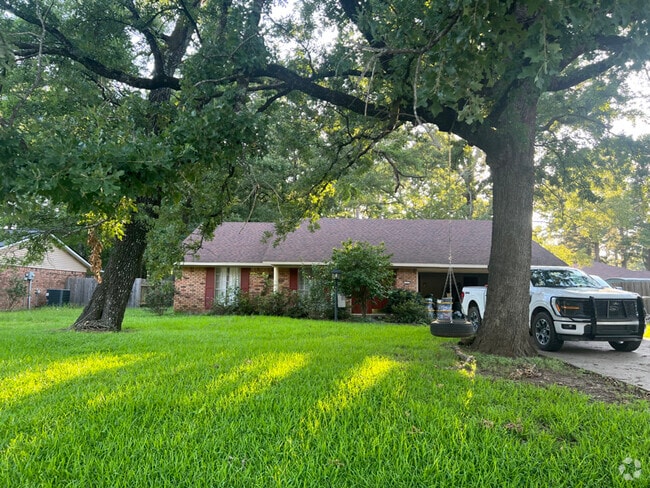 Building Photo - 211 Harvest Ln