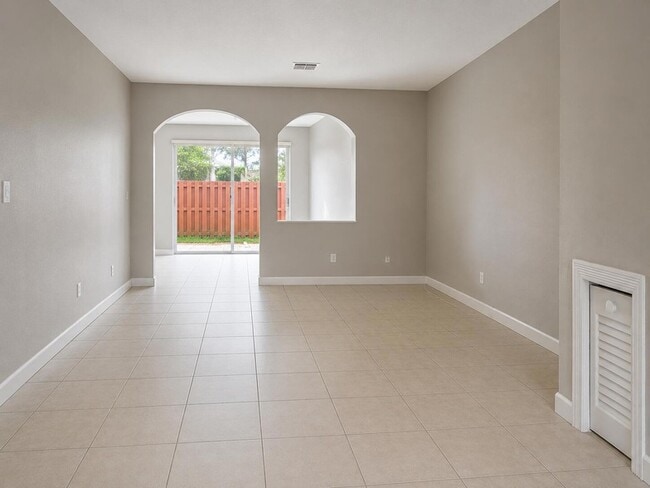Photo - 5610 NW 107th Avenue Unit 1314 Townhome