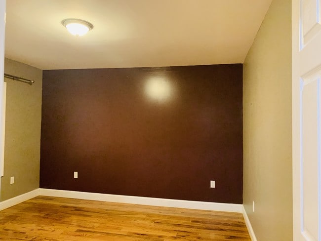 Foto del edificio - 744 Burnside Ave