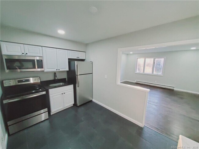 Foto del edificio - 38 Glenwood Ave