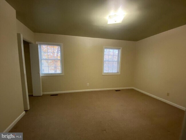 Building Photo - 14 Bentley Ct