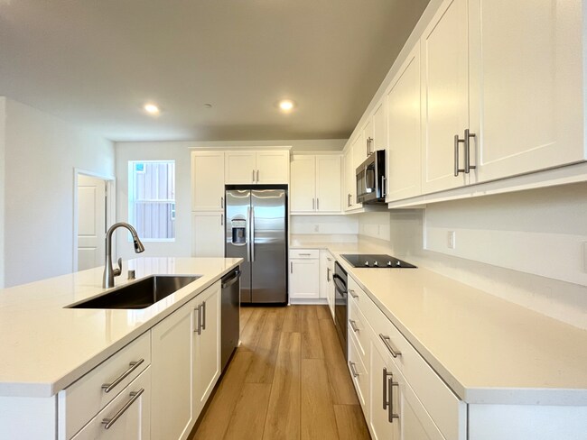 Foto del edificio - 3 bed, 2.5 bath in Ontario, CA!