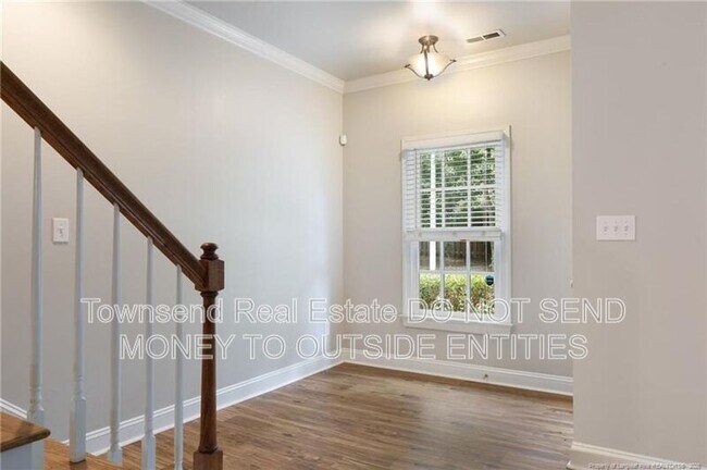 Building Photo - 320 Glenburney Dr
