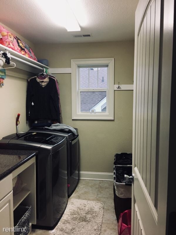 Building Photo - 4 br, 2 bath House - 3204 Meanley Dr