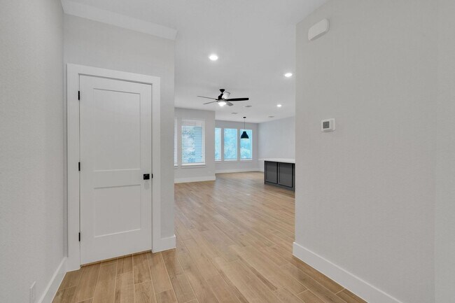 Foto del edificio - Gorgeous New Construction Luxury Townhome!!!