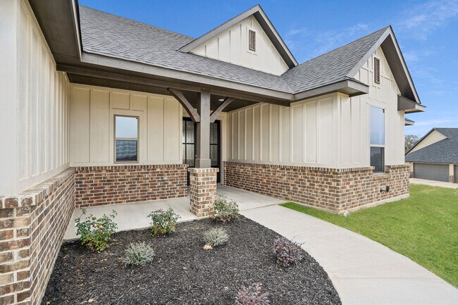 Building Photo - 1176 Paradise Pkwy