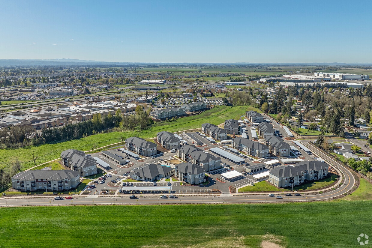 Primary Photo - Woodburn Villas