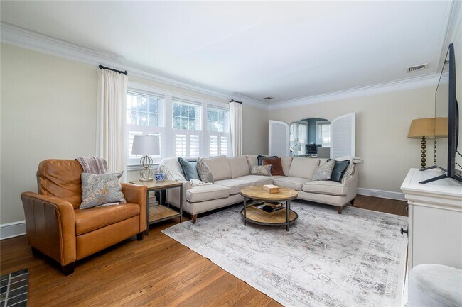Foto del edificio - 2498 Rockville Centre Pkwy