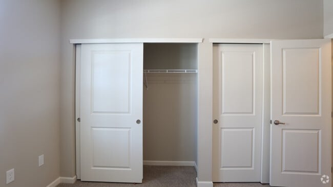 Second Bedroom - 2BR, 2BA - 965 SF - The Jefferson - Brook Lane Apartments