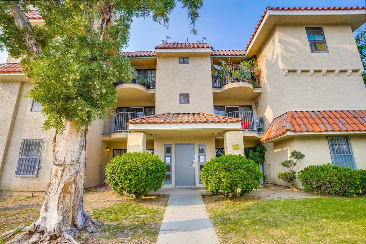 Foto principal - $99 Move In Special! (OAC) Stunning 3Bd/2B...
