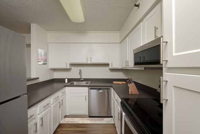 Building Photo - eaves Fairfax Towers