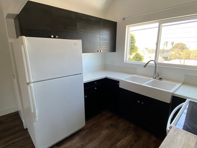 Foto del edificio - 3320-3322 Clairemont Dr