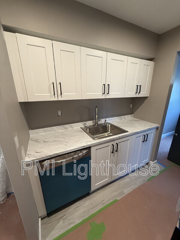 Foto principal - 144 Storm Dr