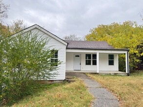 Building Photo - 173 Inglewood Dr